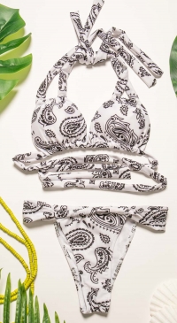 Bikini forme brésilienne motifs kashmir blanc