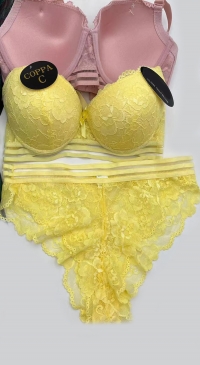 Bralettes bonnet C et tanga