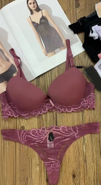 Soutien-gorge bonnet B et string