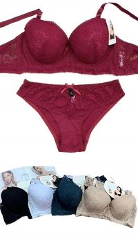 Lots de Soutien gorge rouge bonnet D et culotte